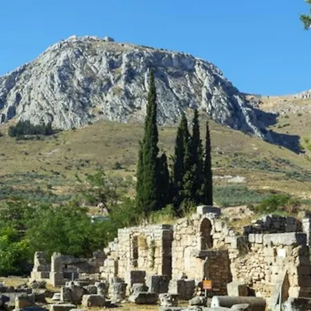 Stone In The Center Of Homestay *