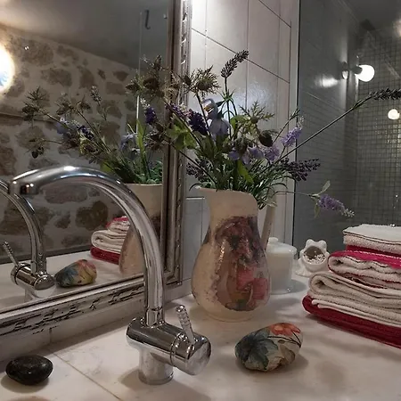 Homestay Stone In The Center Of