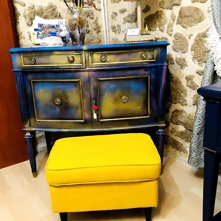 منزل للإقامة Stone In The Center Of *