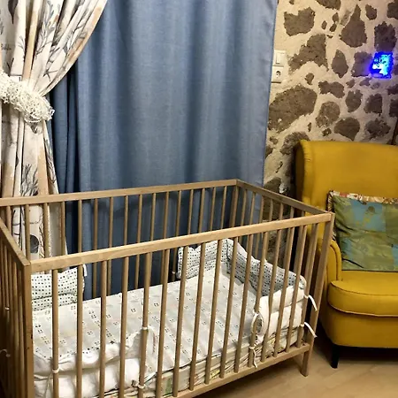 Stone In The Center Of منزل للإقامة Corinth