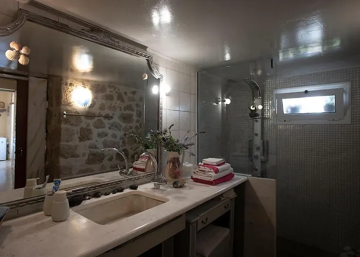 Stone In The Center Of Проживание в семье